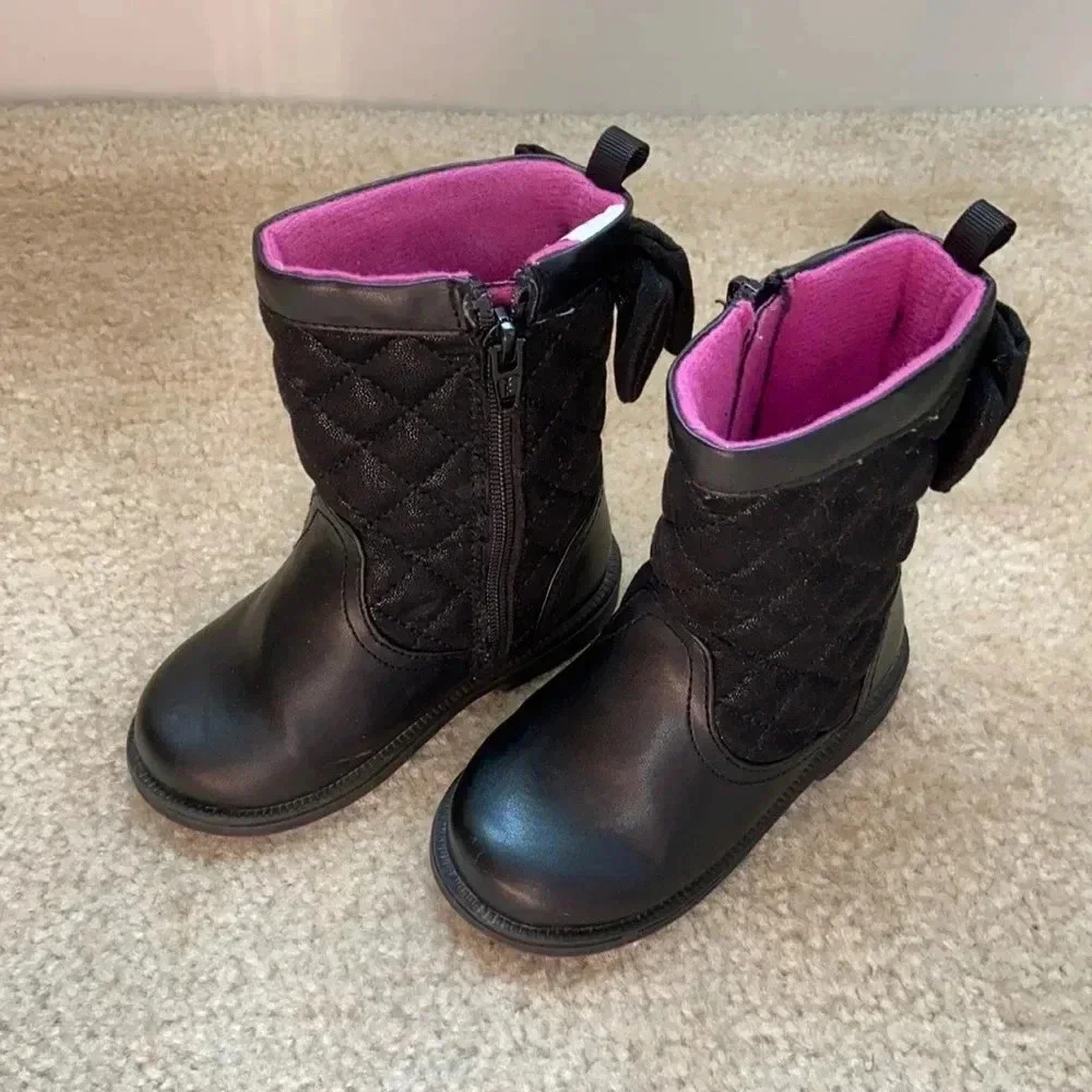EUC Koala Kids Black Boots